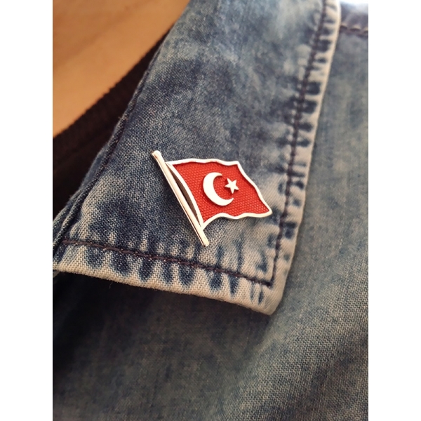 Türk Bayrağı Gümüş Rozet
